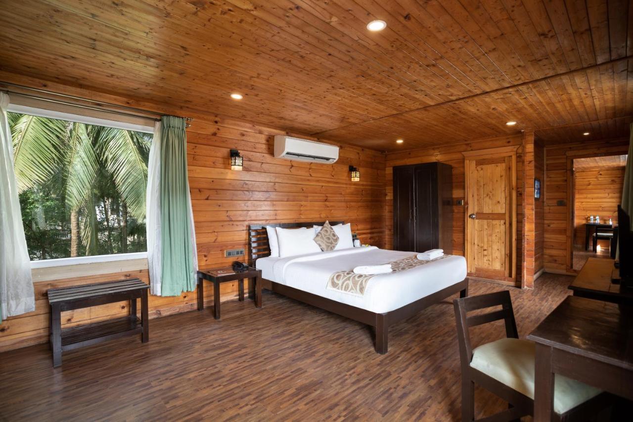 Stone Wood Riverfront Resort Siolim Buitenkant foto